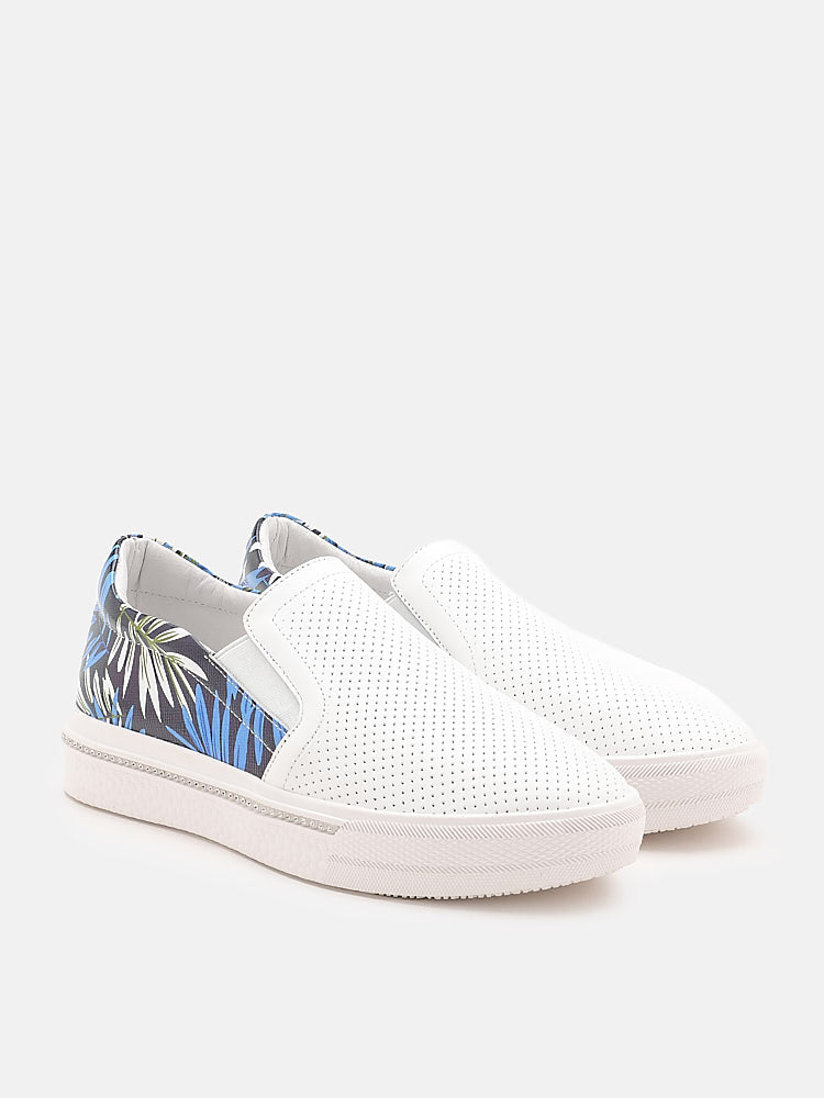 White orders quilted slip on sneakers