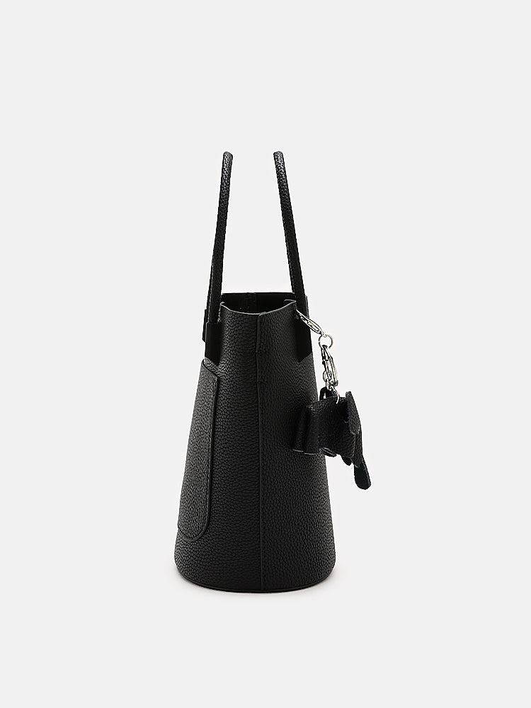 Stormy Garden Bucket Bag