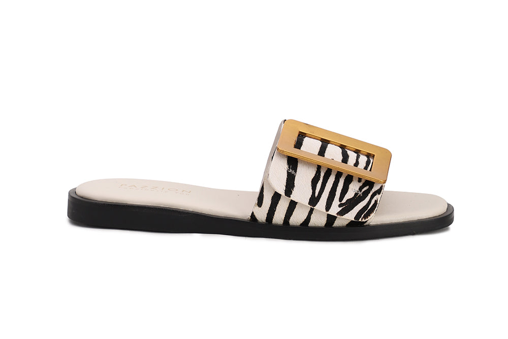 A81-2017 WHITE BUCKLE SANDALS